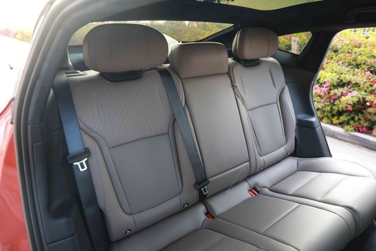 Lynk & Co Z10 2024 LYNK & CO Z10 ULTRA 702 - RED & BLACK inside BROWN