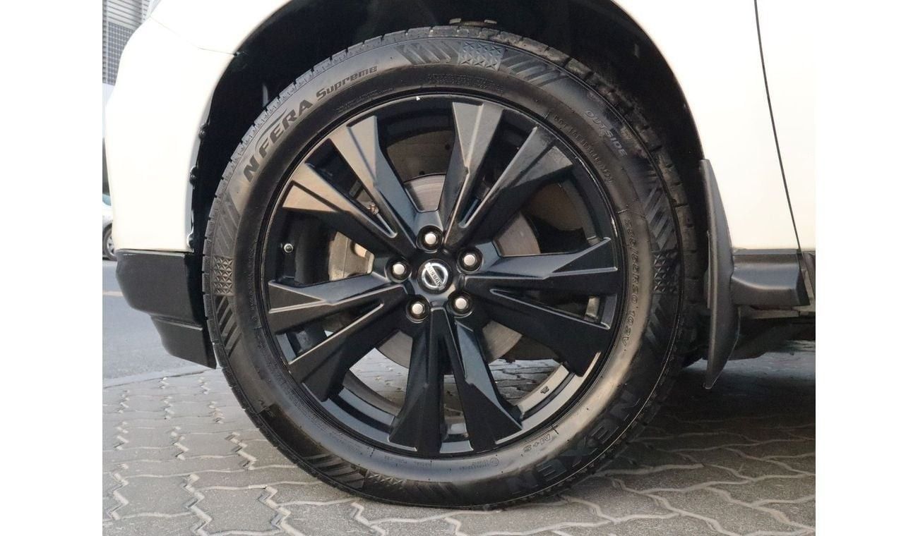 Nissan Pathfinder SV 3.5L (260 HP) 4WD