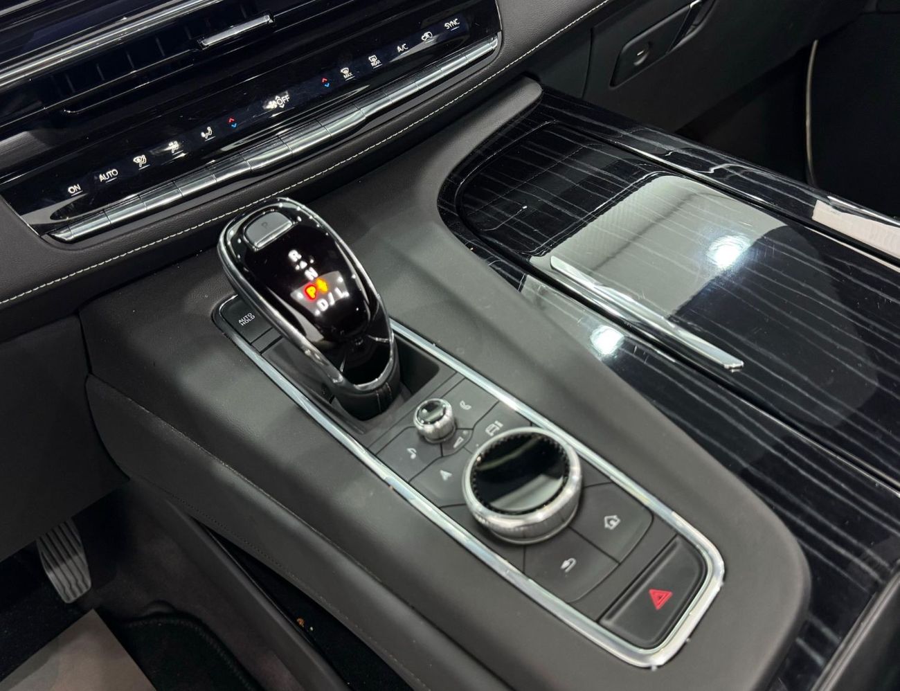 Cadillac Escalade Luxury 6.2L 2023 Cadillac Escalade Sport Luxury, Jun 2029 Al-Ghandi Warranty + Service Contract, GCC