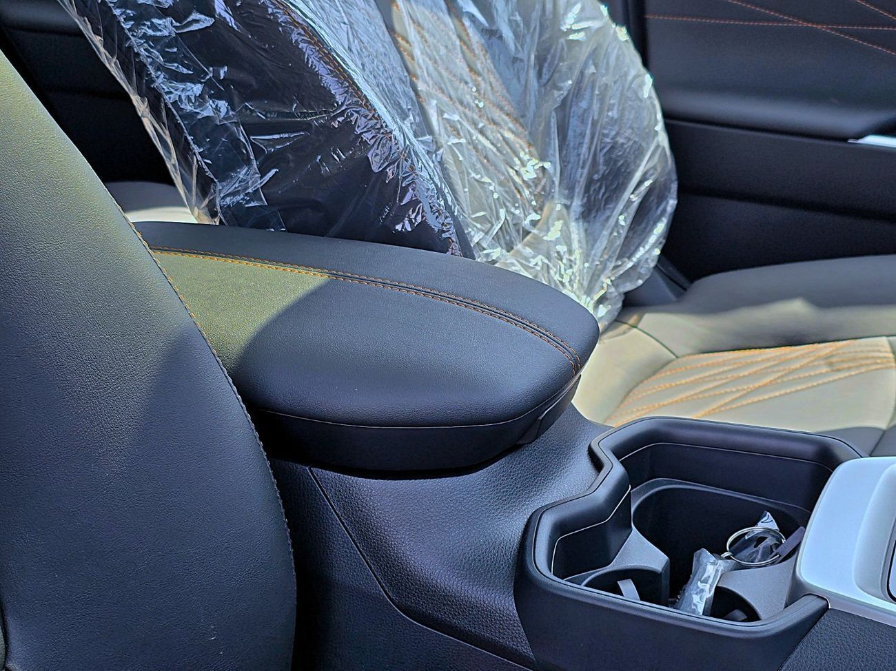 تويوتا راف ٤ TOYOTA RAV4 PETROL 2.0L - CHINESE SPECS- FULL OPTIONS - 4X2 - 2025 MODEL - WHITE INSIDE BLACK - 