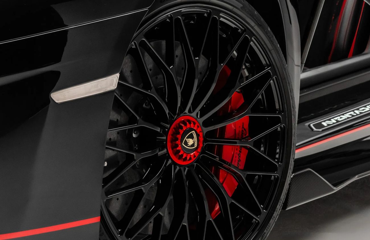 لامبورغيني أفينتادور 6.5L V12 Naturally Aspirated Engine