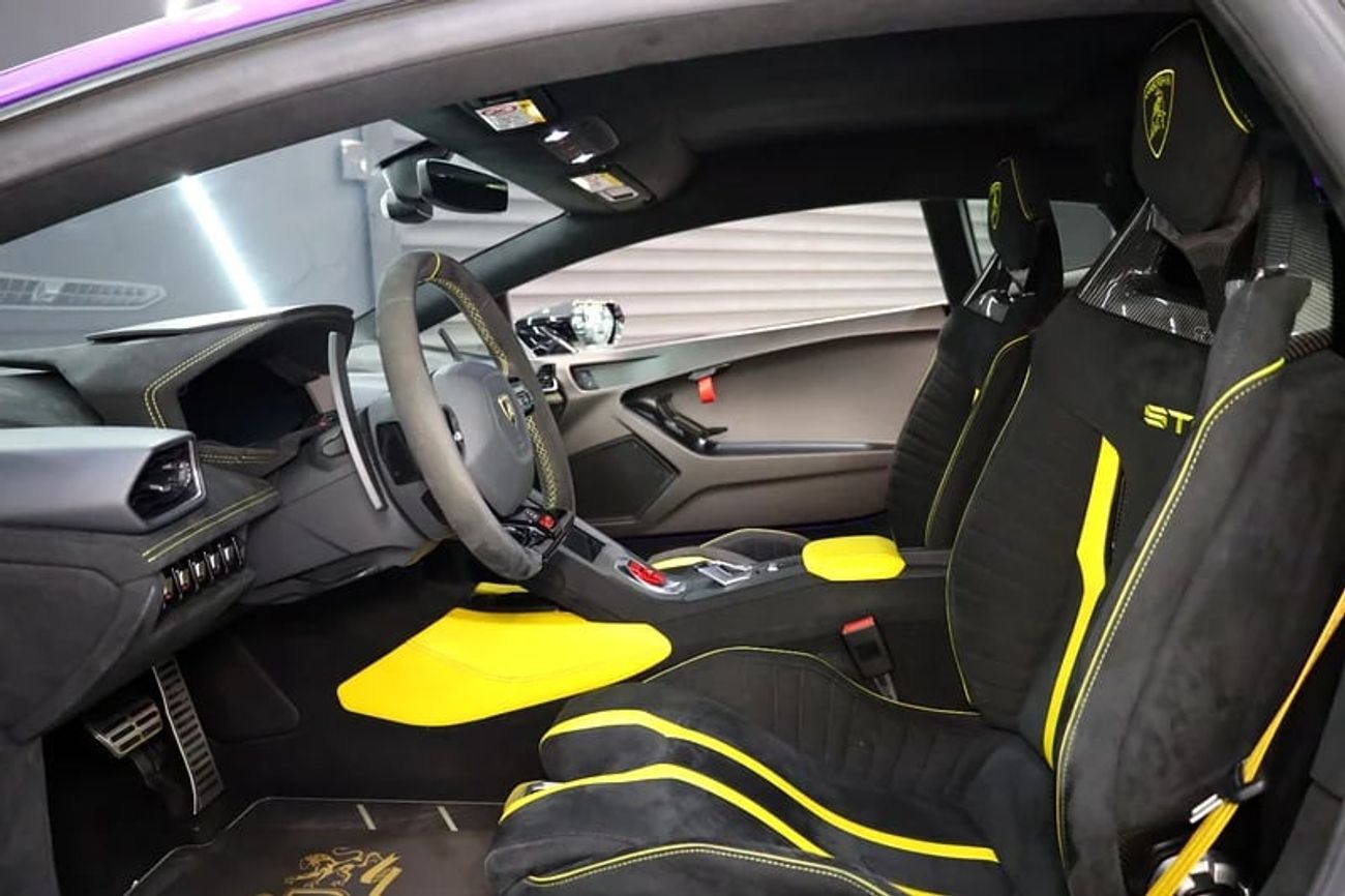 Lamborghini Huracan STO, Carbon Fiber Pack, Full Aero Kit, Apple CarPlay, Dealer Warranty!!