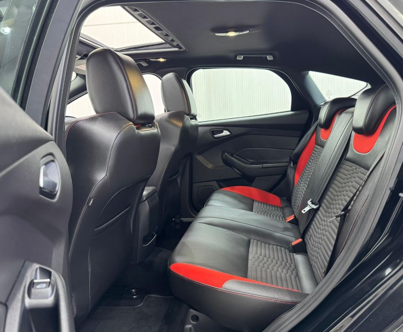 Ford Focus ST 2.0L 2016 Ford Focus ST, July 2025 Ford Warranty, Full Ford Service History, Manual Transmission,