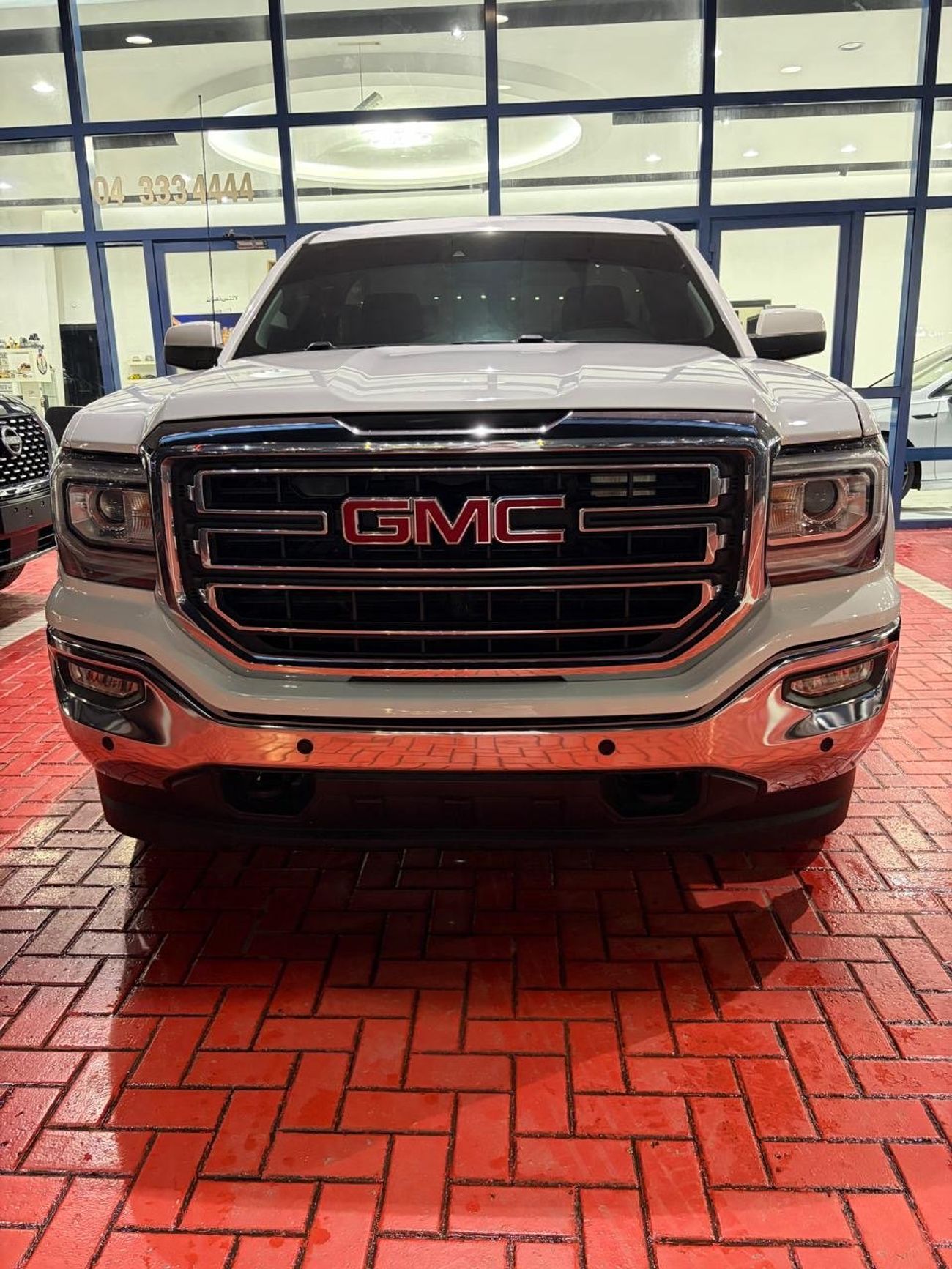 جي أم سي سييرا 5.3L V8 SLT Crew Cab (AWD)