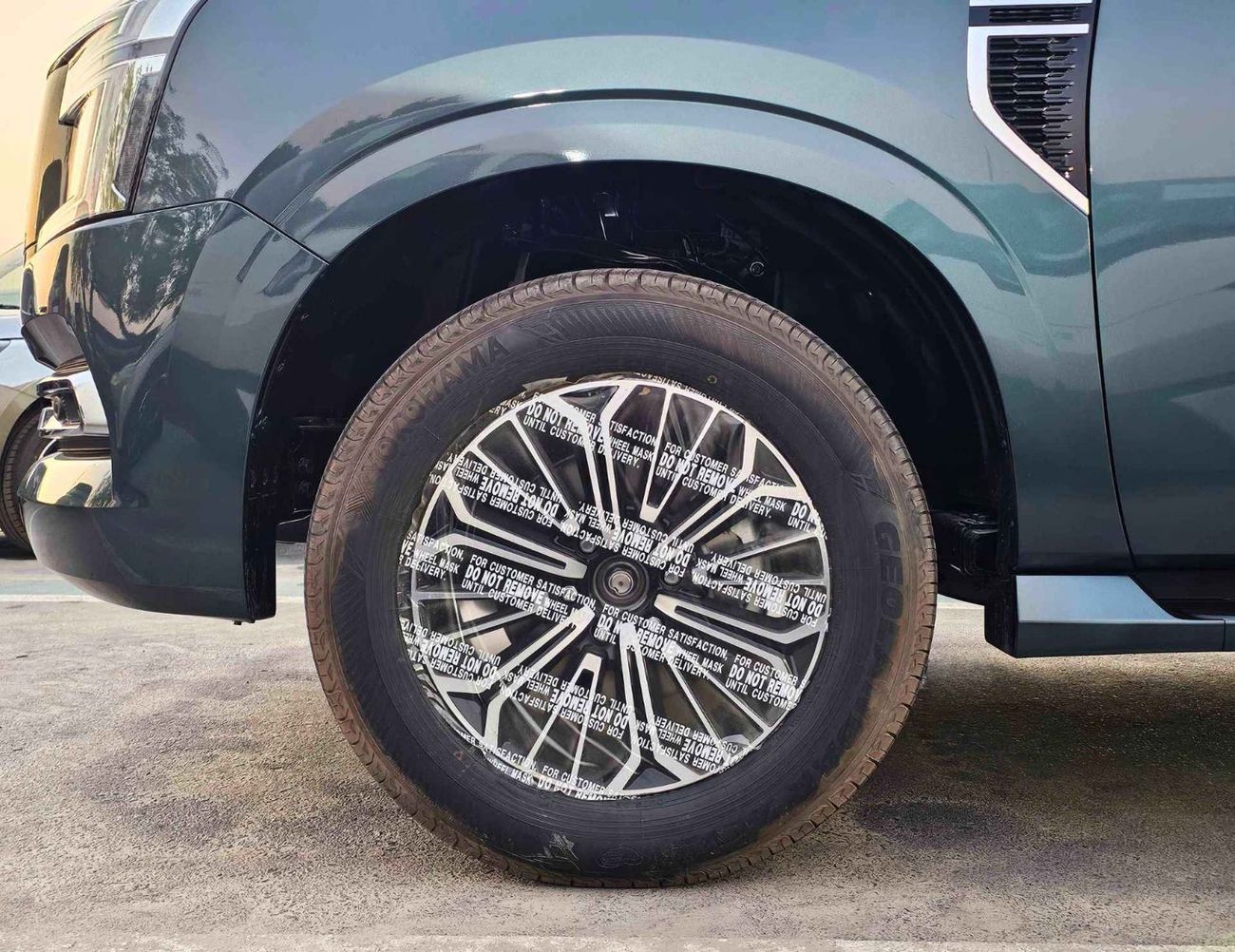 Nissan Patrol SE PLATINUM / 3.8L V6 / PWR SEATS, 360* CAMERA, HEADUP DISPLAY / CODE # SE PLATINUM