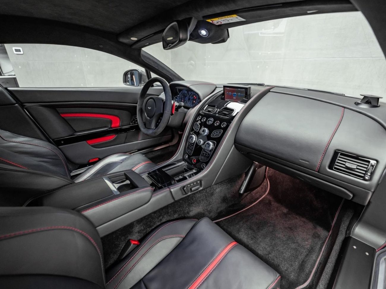 Aston Martin V12 Vantage Vantage s v12 Gcc brand new