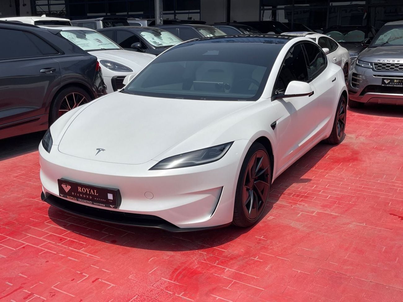 Tesla Model 3 — фото 1