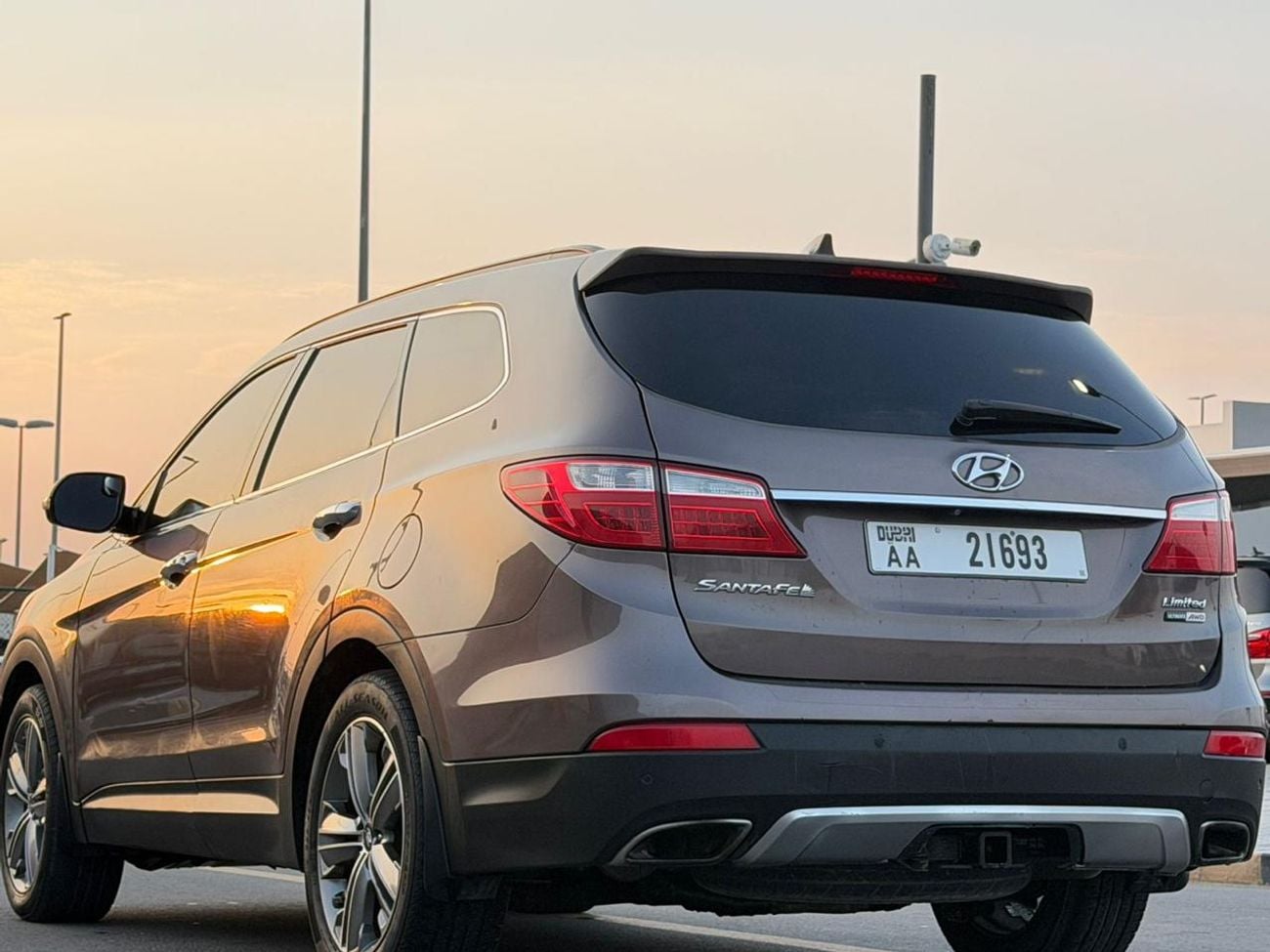 Hyundai Santa Fe fully loaded with panoramic sunroof
