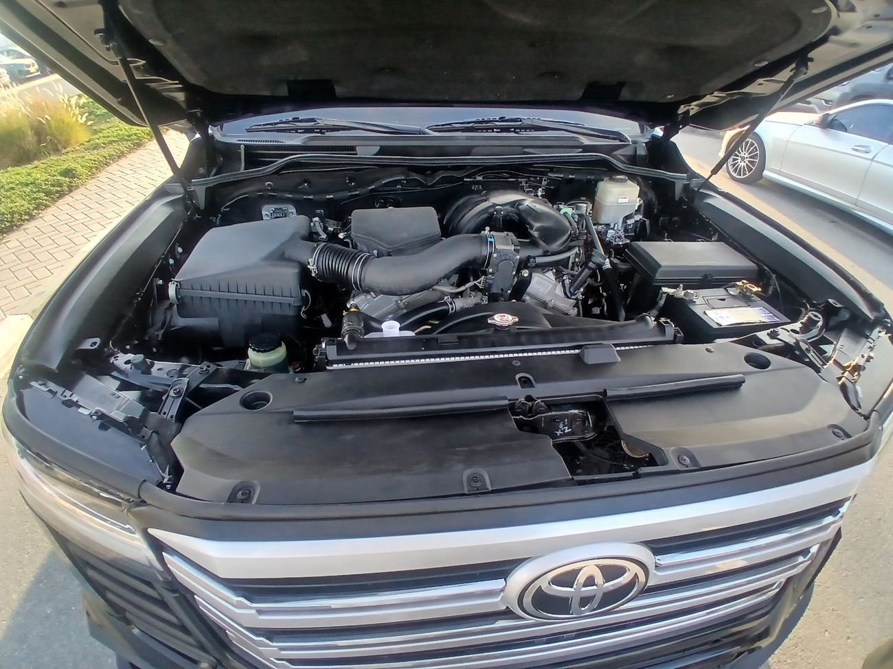 تويوتا لاند كروزر Toyota landcruise 2019Model 4.0 v6 petrol Engine Colour Black push start Transmission Automatic Inte