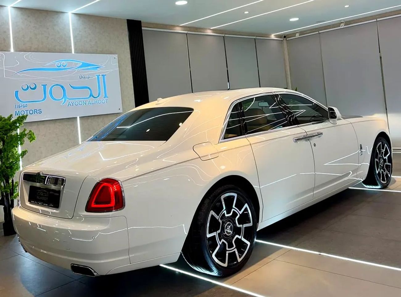 Rolls-Royce Ghost ELITE VIP V12 || F.S.H AT || GCC || LUXURY INTERIOR || TIERS