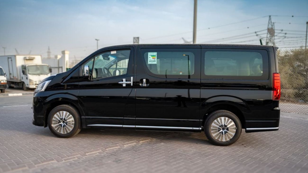 تويوتا جرافينا 2.8L, 4-Cylinder Turbo Diesel - Automatic - 6 Seater - 5 Door - RWD