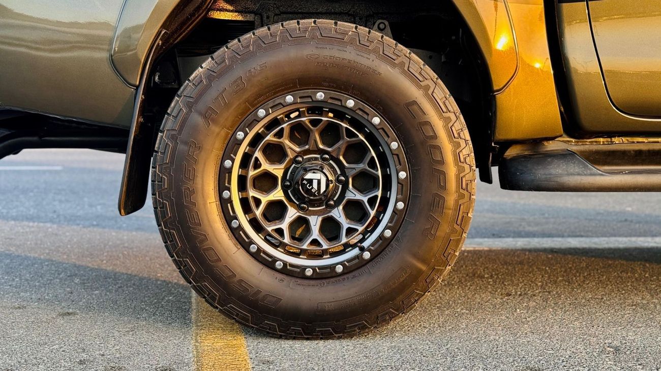 تويوتا هيلوكس -