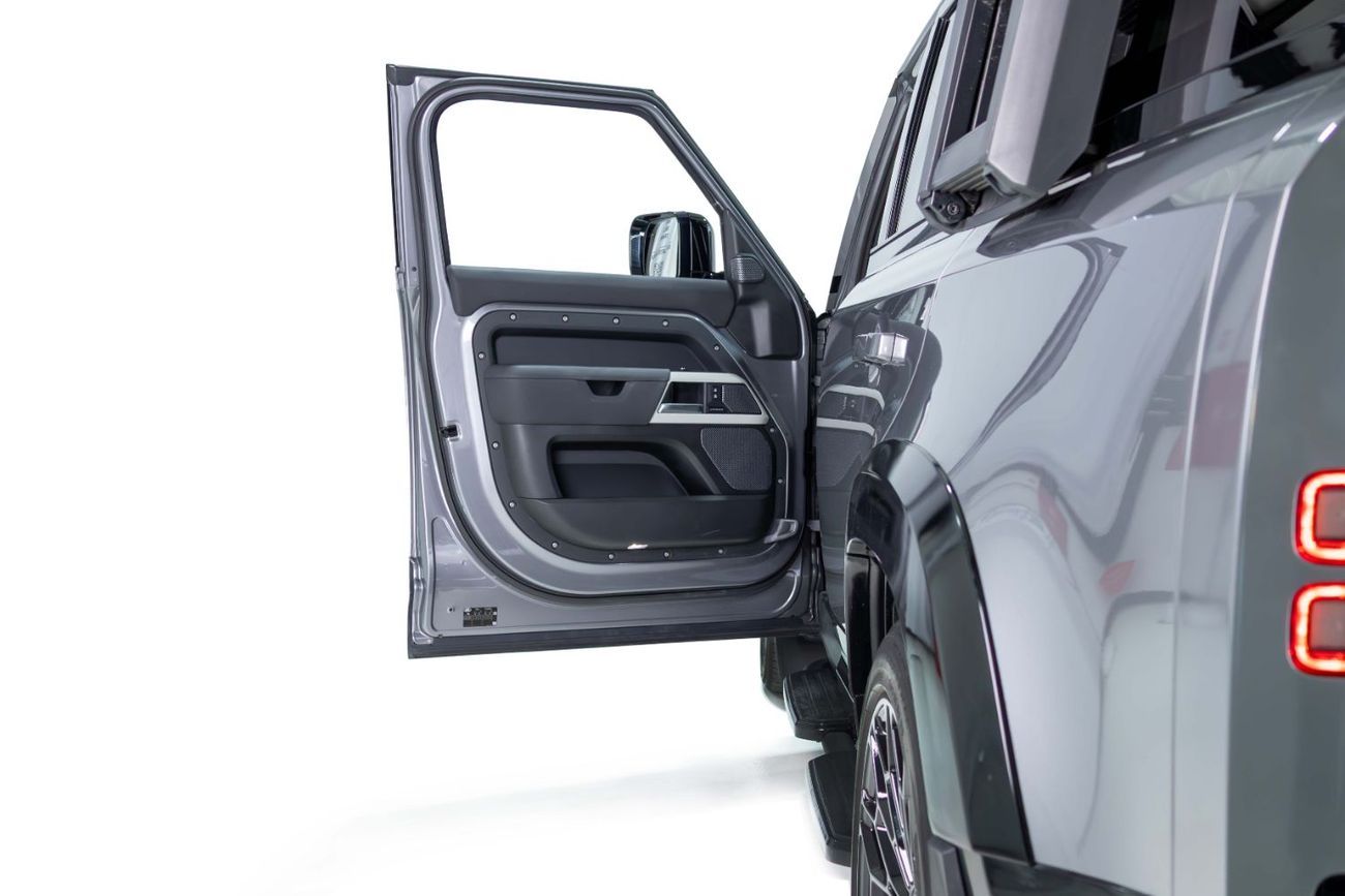 لاند روفر ديفندر P400 110 SE 3.0L (5 Seater)