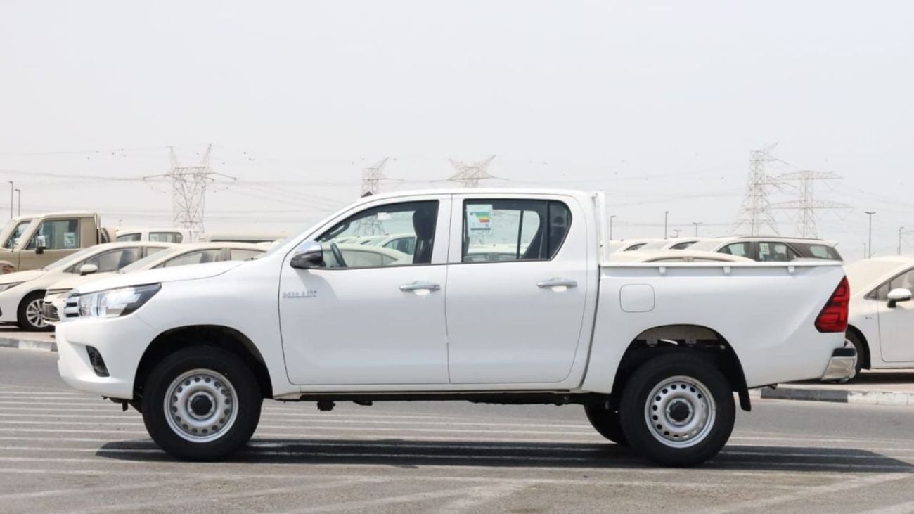 Toyota Hilux DLX 2.7L Double Cabin . Automatic . Four Wheel Drive . 5 Seater . 4 Door . Pick Up Truck