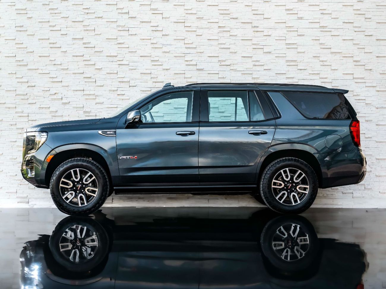 جي أم سي يوكون 5.3 V8 AT4 (AWD)