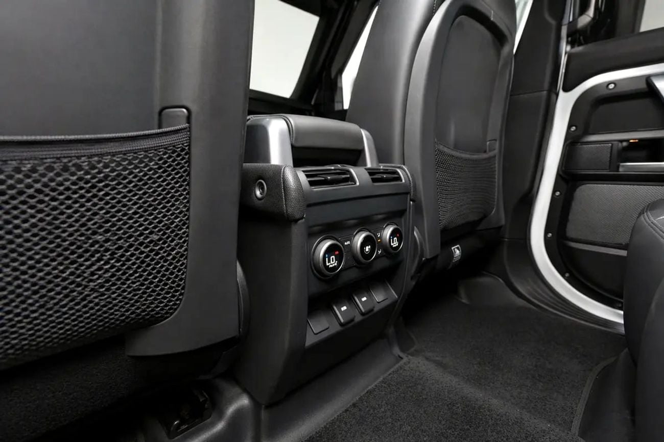 لاند روفر ديفندر 110P525 V8 WARRANTY SERVICE CONTRACT FROM ALTAYER MOTORS