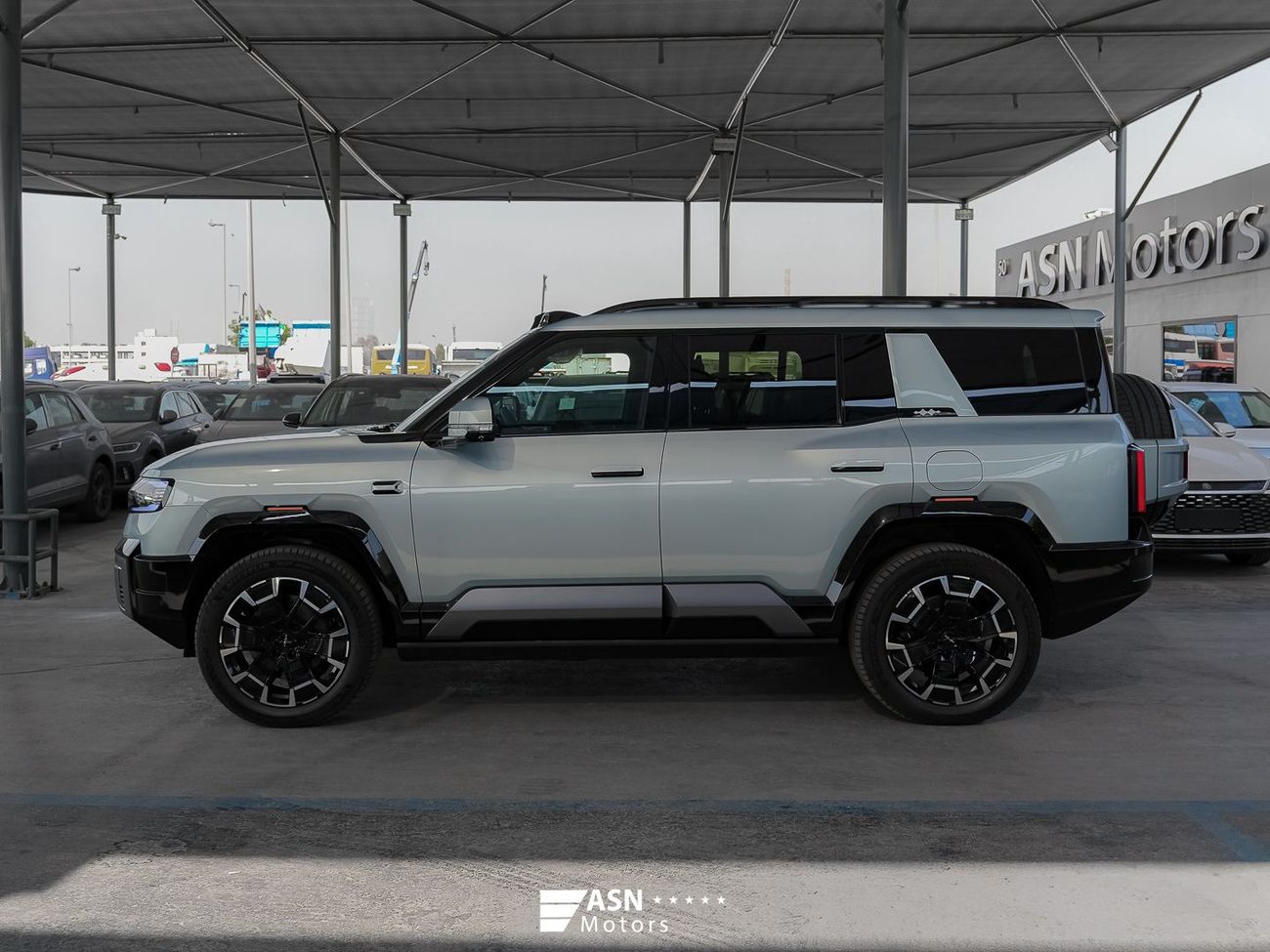 بي واي دي ليوبارد 8 Zhiyong Flagship Edition (7 Seats) 2025