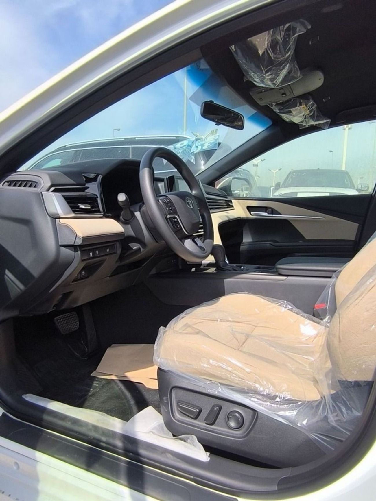 تويوتا كامري Camry basic option 2.5L