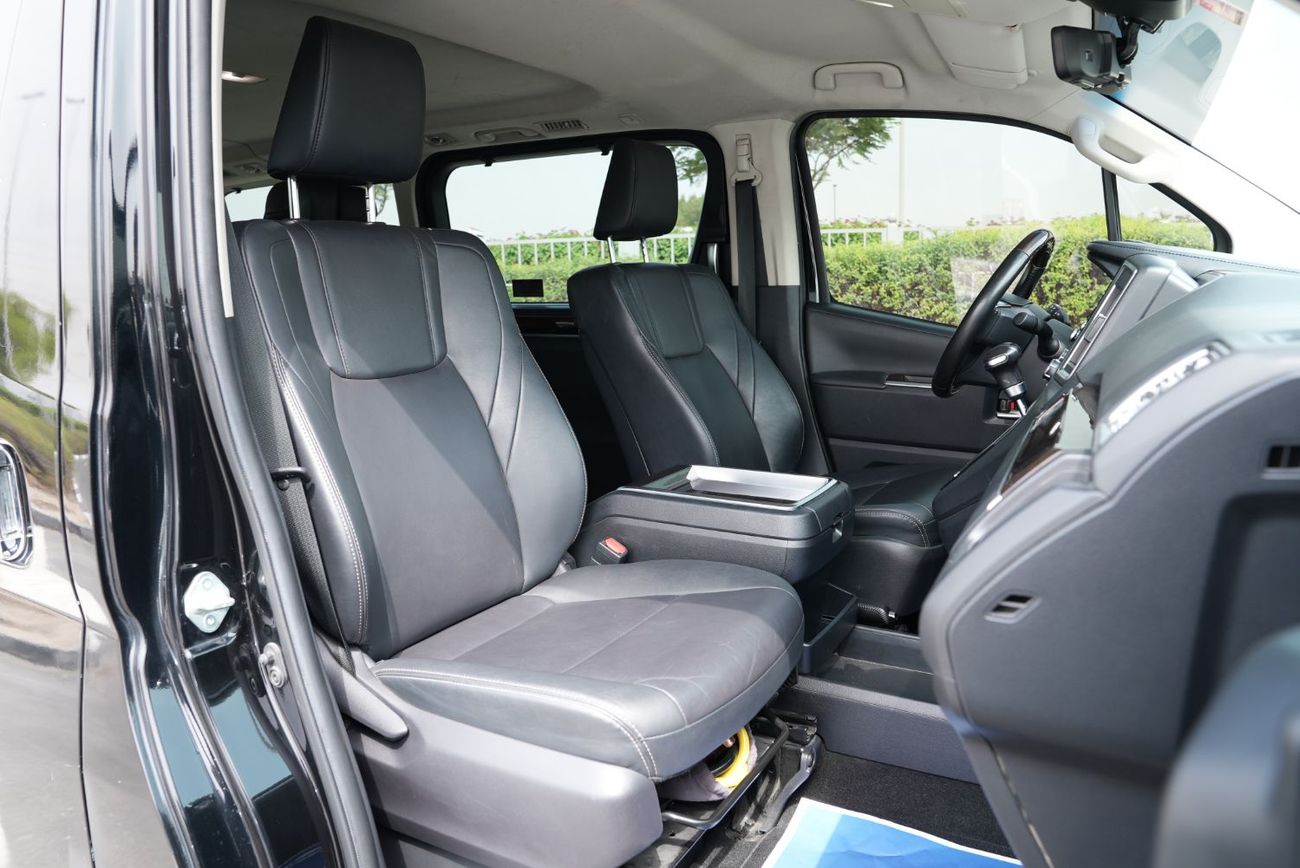 Toyota Granvia PREMIUM