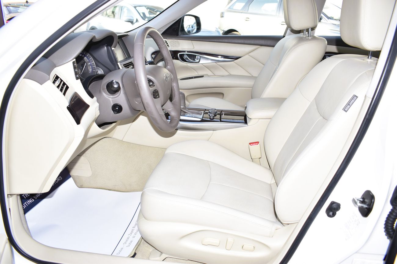 Infiniti Q70 AED 1359 PM | 3.7L EXCELLENCE V6 GCC DEALER WARRANTY