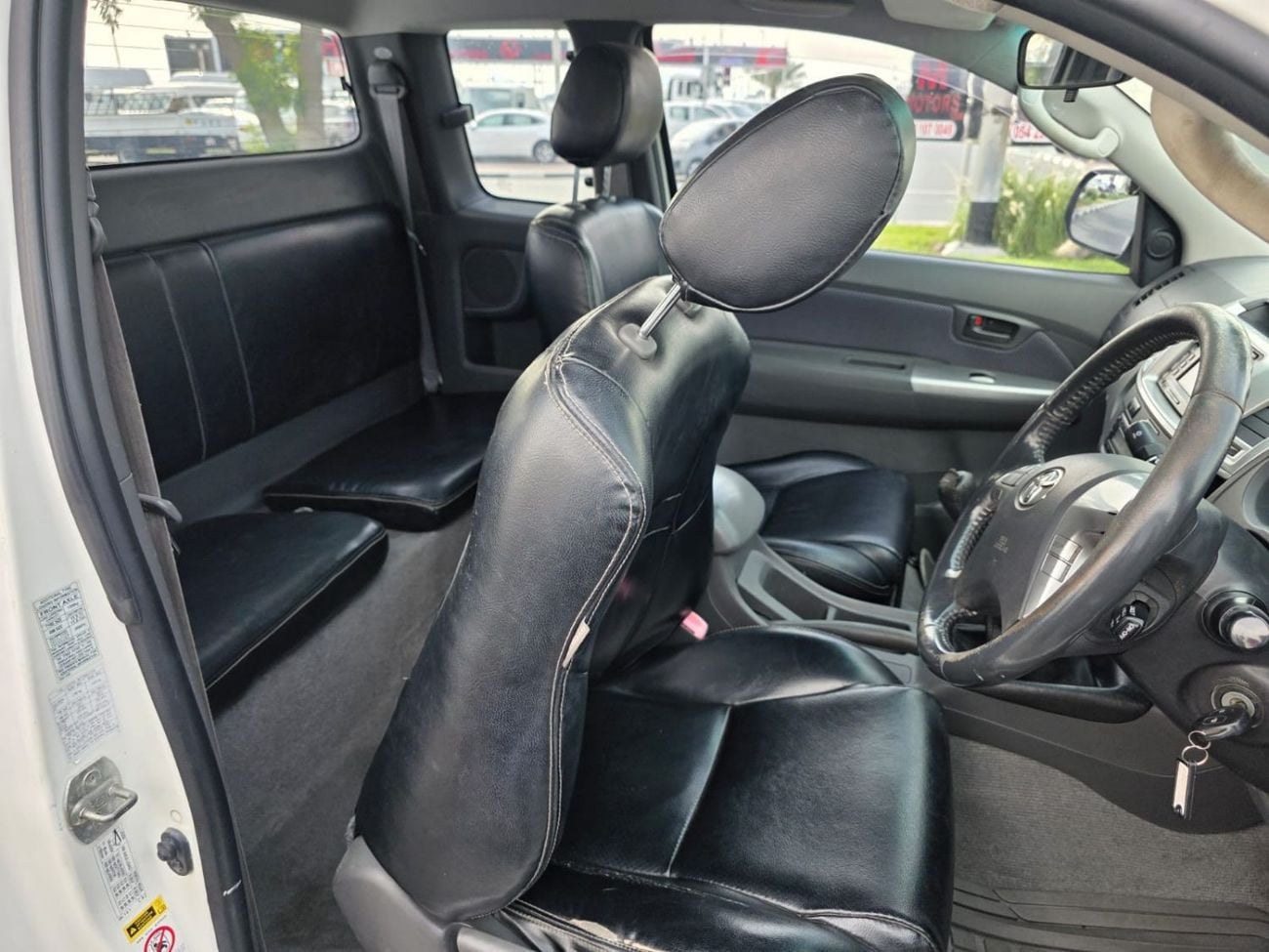 Toyota Hilux DLX Diesel Engine ,Smart Cab Hilux Manual Gear Right Hand Drive  ,ONLY FOR EXPORT AVAILABLE
