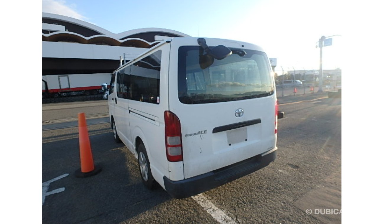 Toyota Regius Hiace Van Used RHD 2004MY/DX/KDH200V Diesel 2KD Engine Manual Transmission LOT # 588