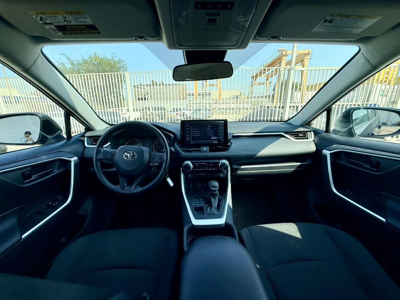 Toyota RAV4 LE 2.5L (219 HP)