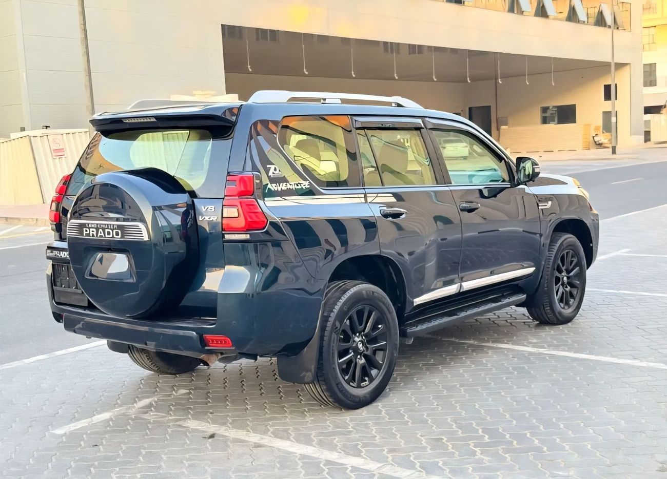 تويوتا برادو LHD VXR (Top of the Option) 4.0L V6 1GR Petrol engine Automatic Gear 4WD 7 Seats 5 Door