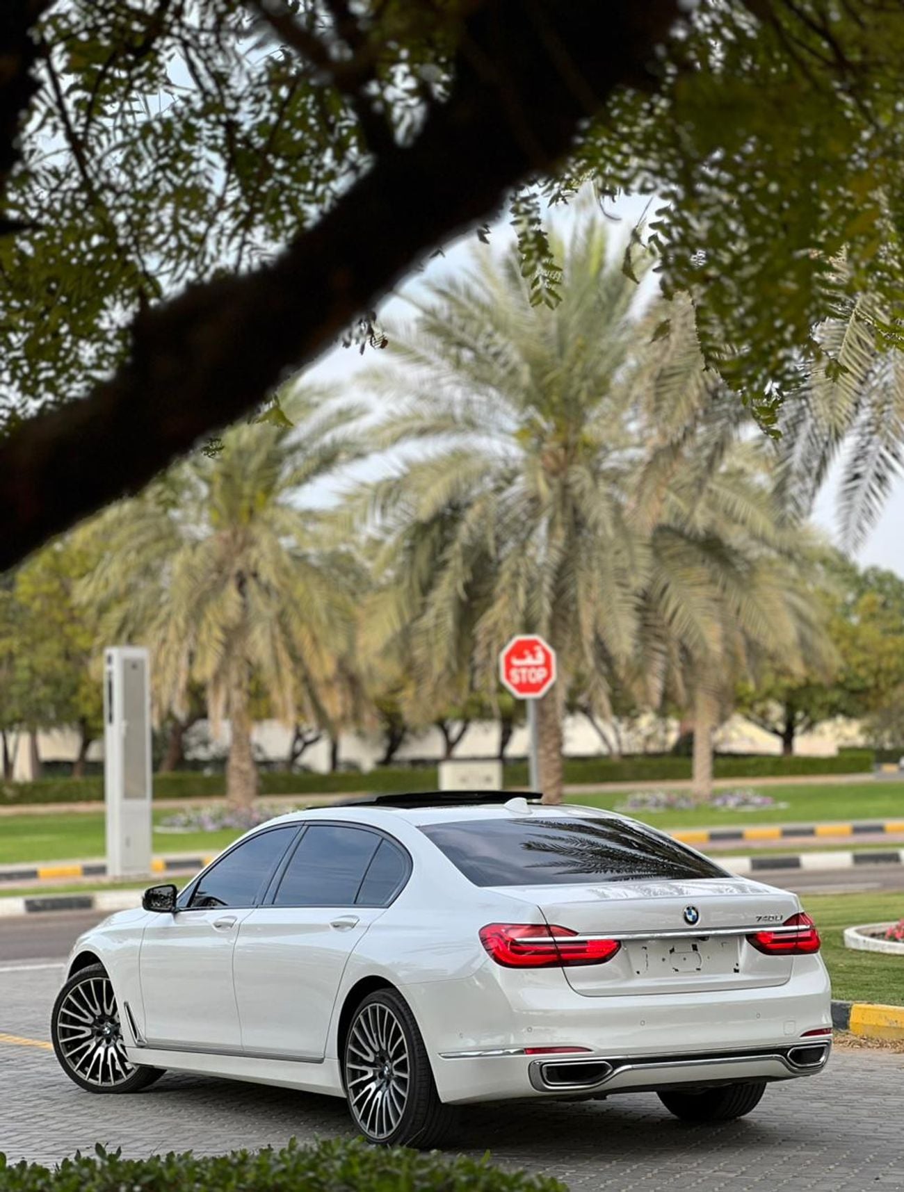BMW 740Li Executive 3.0L (322 HP)