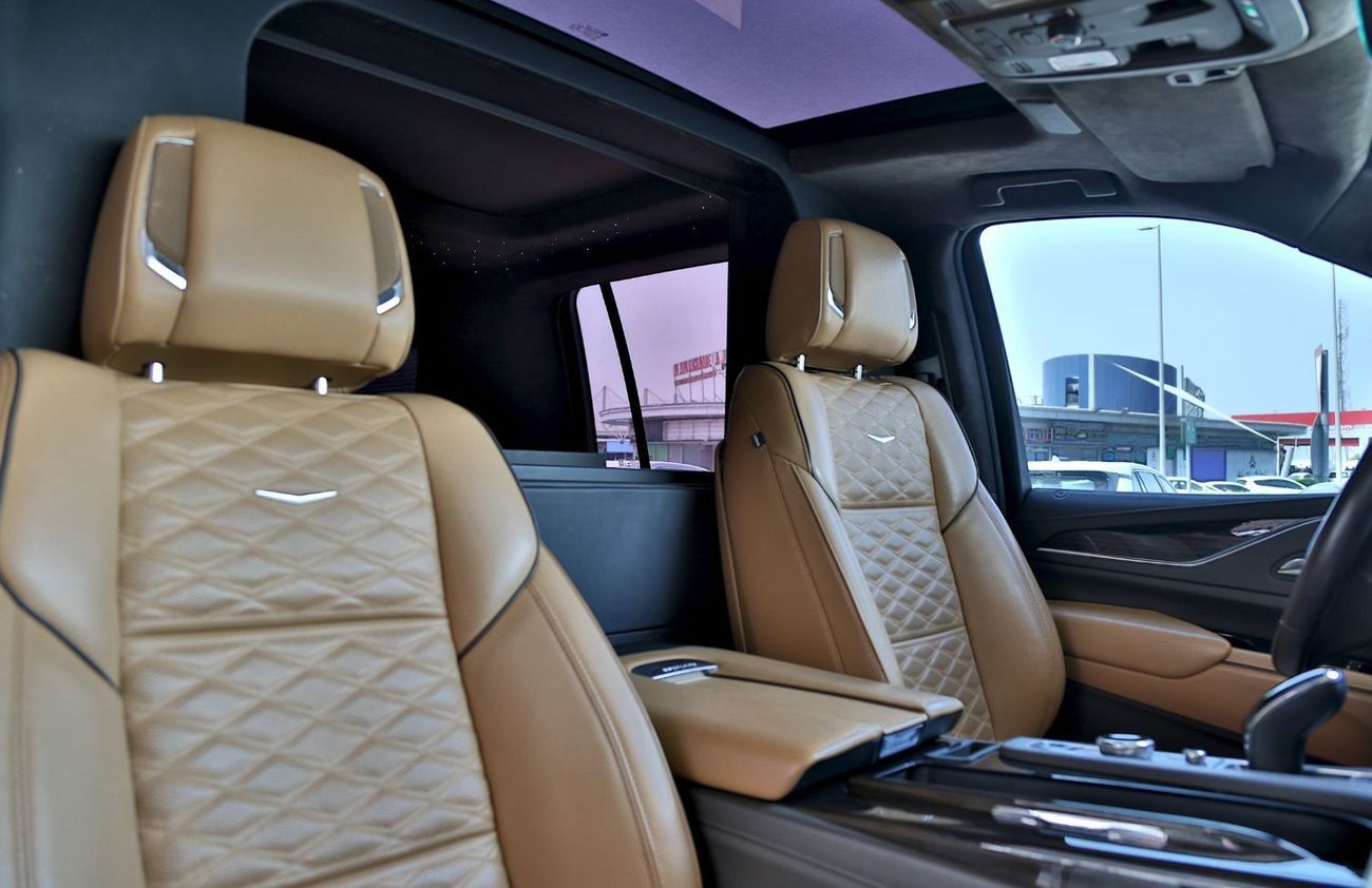 Cadillac Escalade Sport 6.2L AWD Sport 6.2L VIP GCC Specification