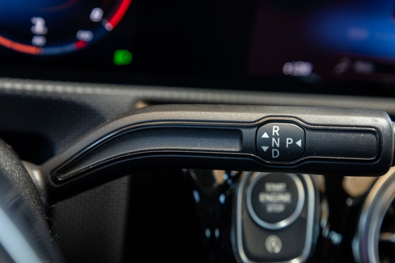 مرسيدس بنز CLA 250 Premium + 2.0L