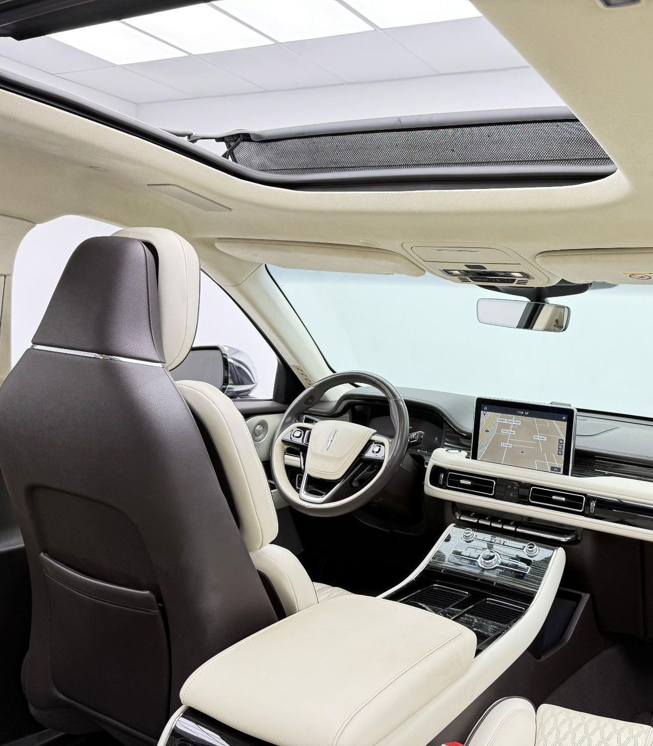 لينكولن أفياتور Presidential 3.0L 2022 Lincoln Aviator Presidential, Warranty, Excellent Condition, 7 Seater, GCC