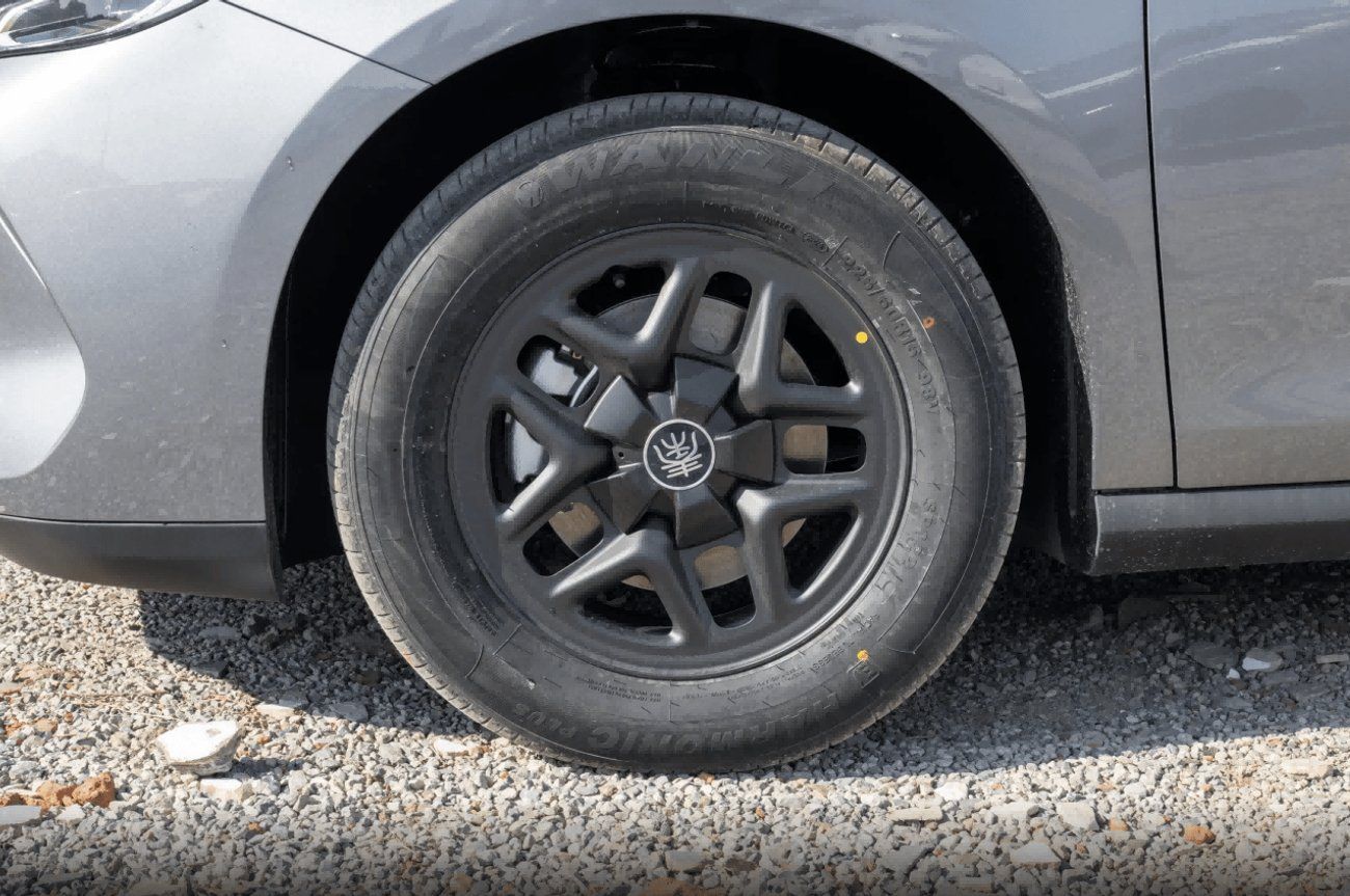 بي واي دي كين بلاس BYD QIN PLUS  DM - i 1.5L Plug-in Hybrid 55km Leading