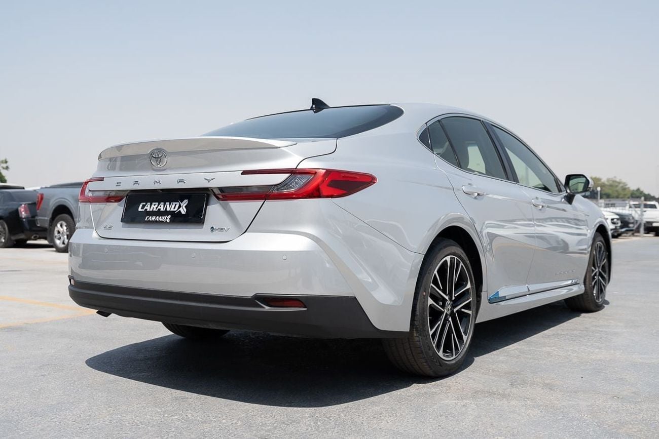 Toyota Camry LE Hybrid 2.5L 2026