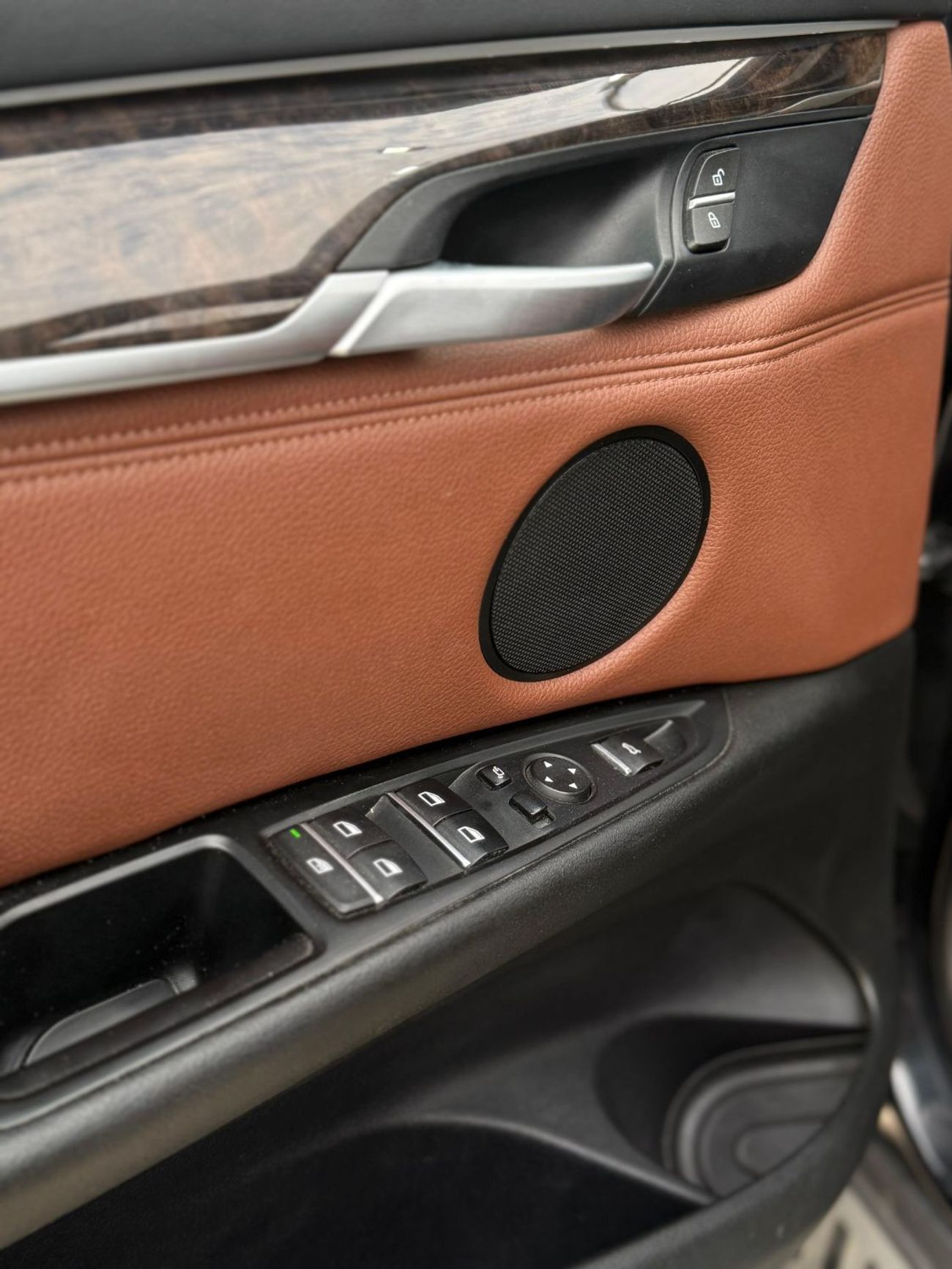 بي أم دبليو X6 50i Exclusive 4.4L