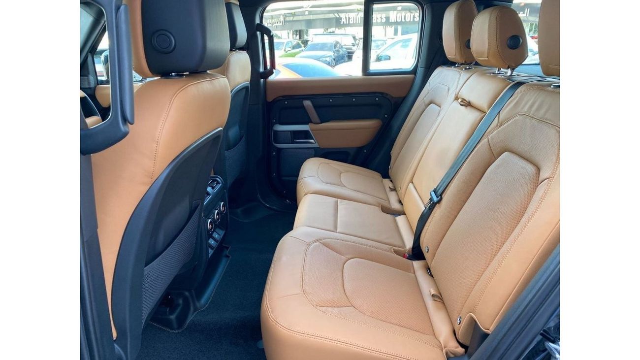 Land Rover Defender GCC SPEC 22 INCH RIMS UNDER WARRANTY AND SERVICE