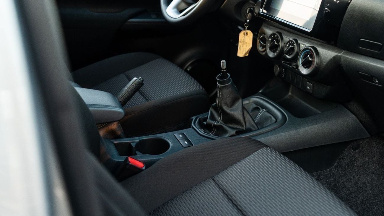 تويوتا هيلوكس Hilux | Wide Body | 2.4 Diesel | D/C | 4x4 | M/T | High Option