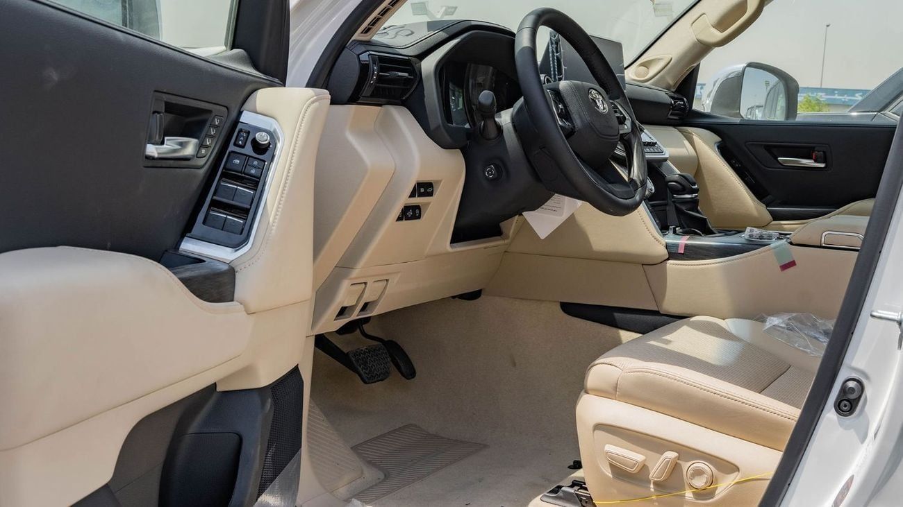 تويوتا لاند كروزر 2025 Toyota Land Cruiser 300 VXR 3.5L AT Petrol Twin Turbo (White-Beige)