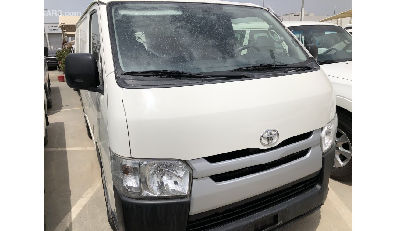 Toyota Hiace Toyota Hiace Std roof van,model:2015. low mileage