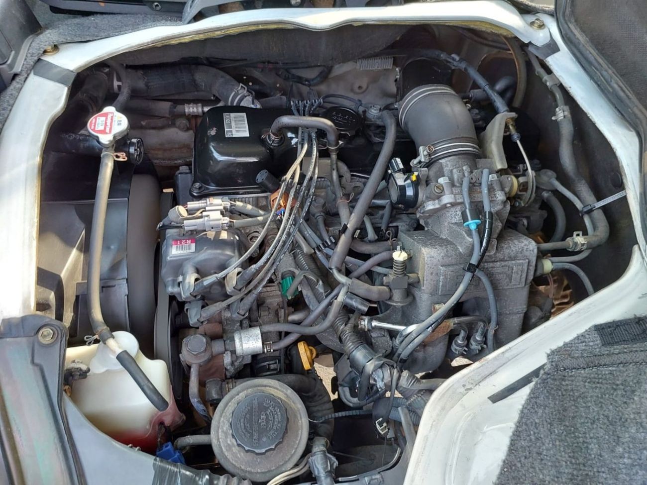 Toyota Hiace TOYOTA HIACE VAN RHD 2001 MODEL 2.0 L PETROL MANUAL(PM04621)