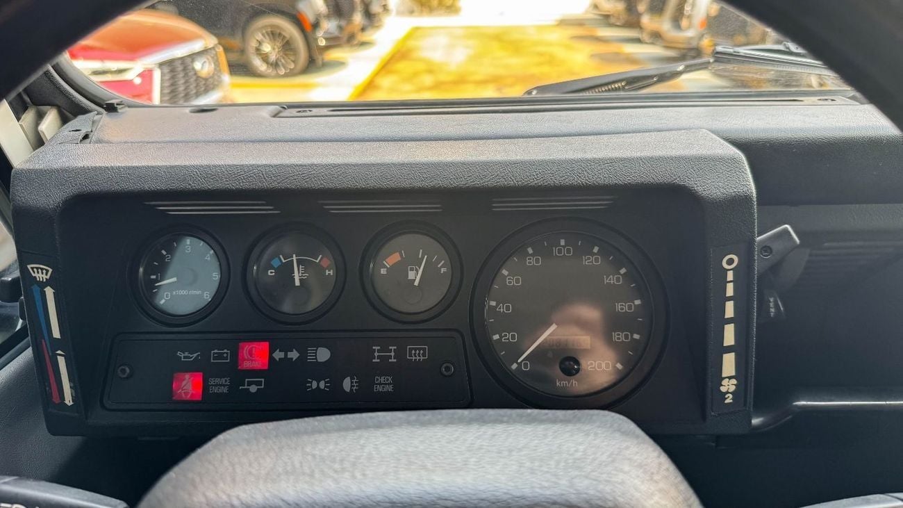 Land Rover Defender Defender 50th Year Edition Japanese Specs 4.0L V8 1997 Good Condition 1 of 500