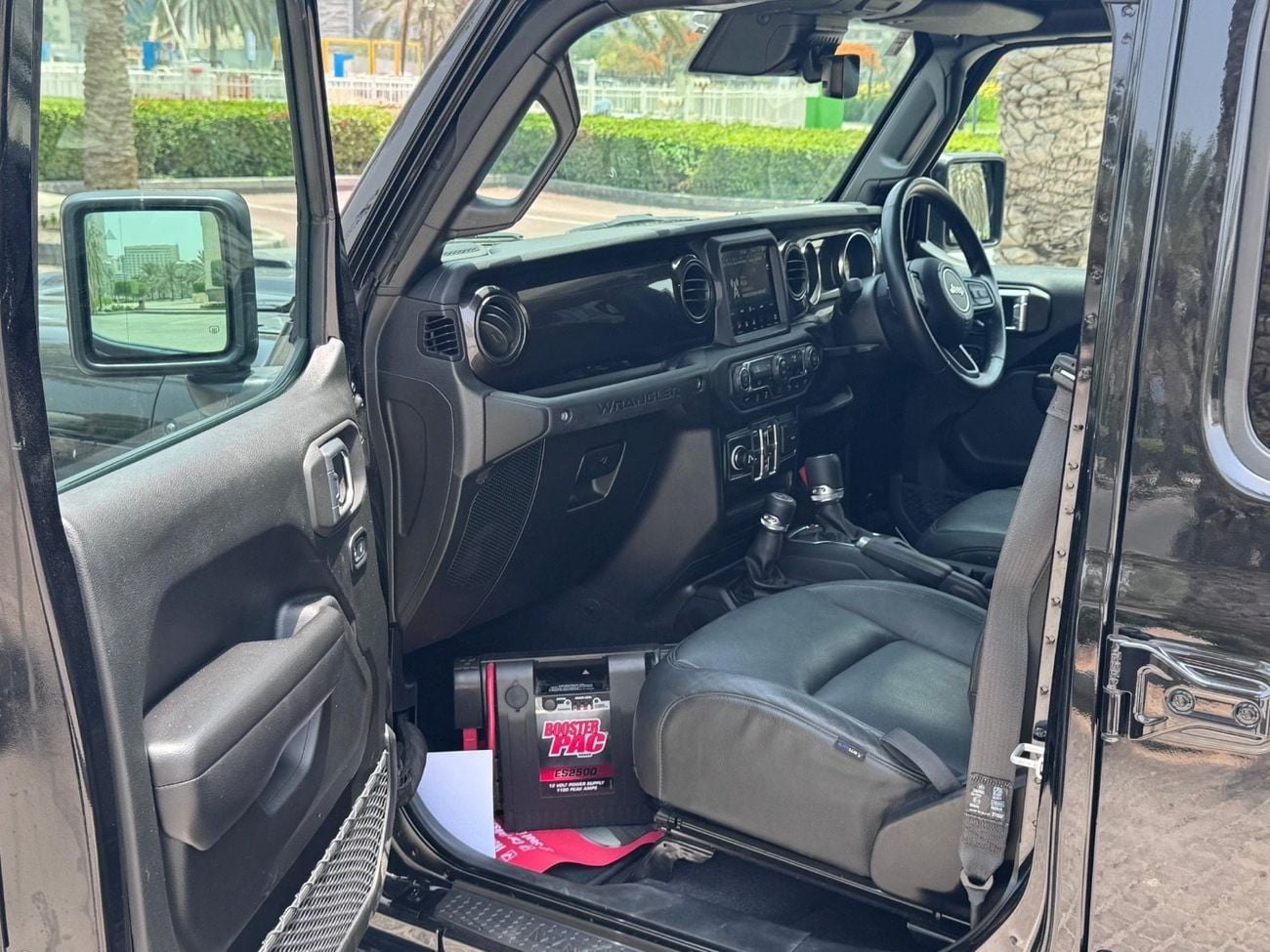 Jeep Wrangler SPORT Jeep Wrangler Unlimited, right-hand drive, 3.6L V6 petrol engine, automatic transmission, 4WD,