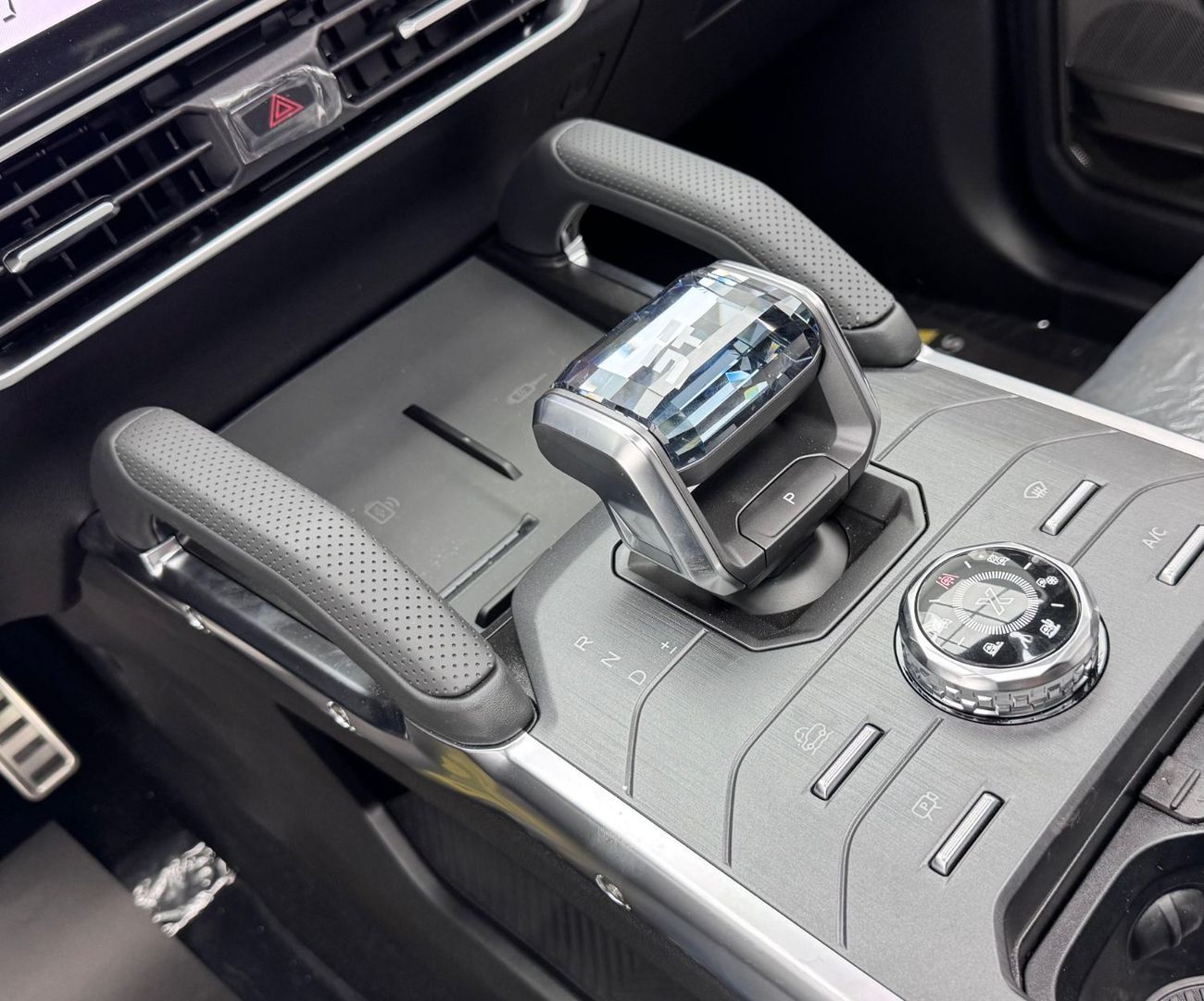 جيتور T2 Luxury *Brand New* 2024 Jetour T2, Warranty, Delivery Km, Fully Loaded, Excellent Condition