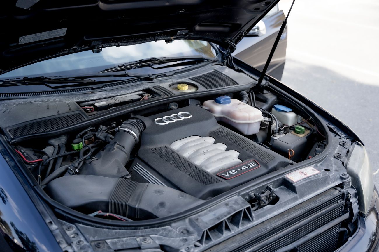 Audi S6 2004 AUDI S6 JAPANESE SPEC - Less Mileage New Interior