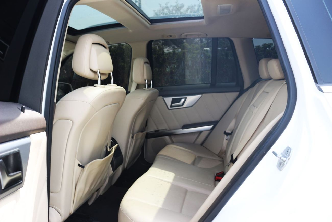 Mercedes-Benz GLK 350 AMG 3.5L MERCEDES GLK 350 4MATIC FULL OPTIONS PANORAMIC GCC MODEL 2013