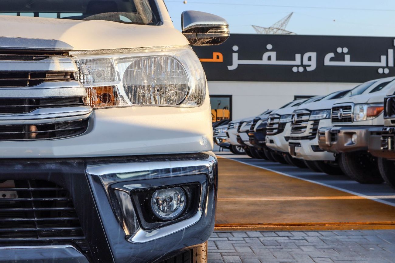 تويوتا هيلوكس GLX 2.7L Double Cab Utility RWD A/T