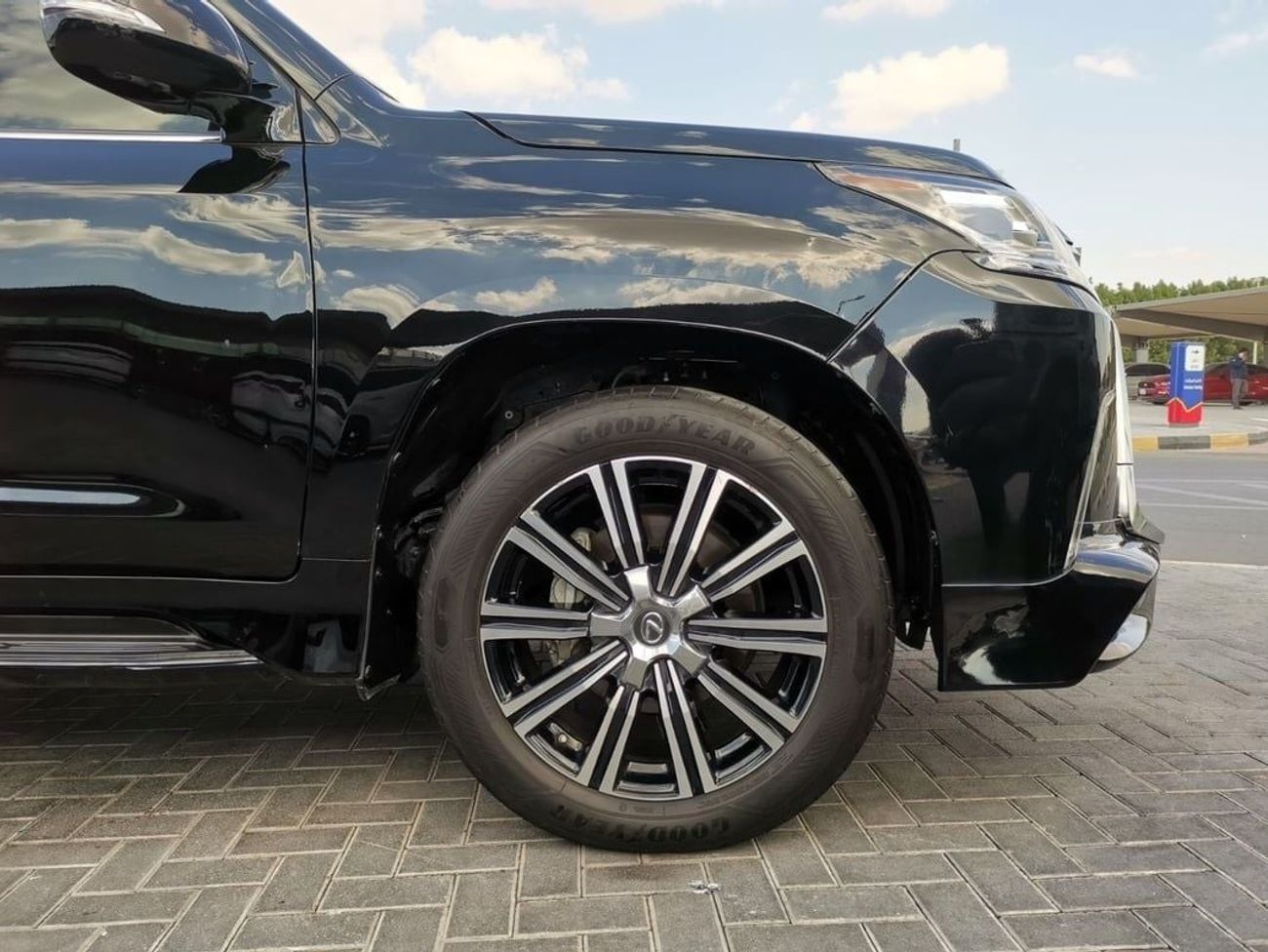 لكزس LX 570 Platinum 5.7L Lexus LX570 - 2020 - Black
