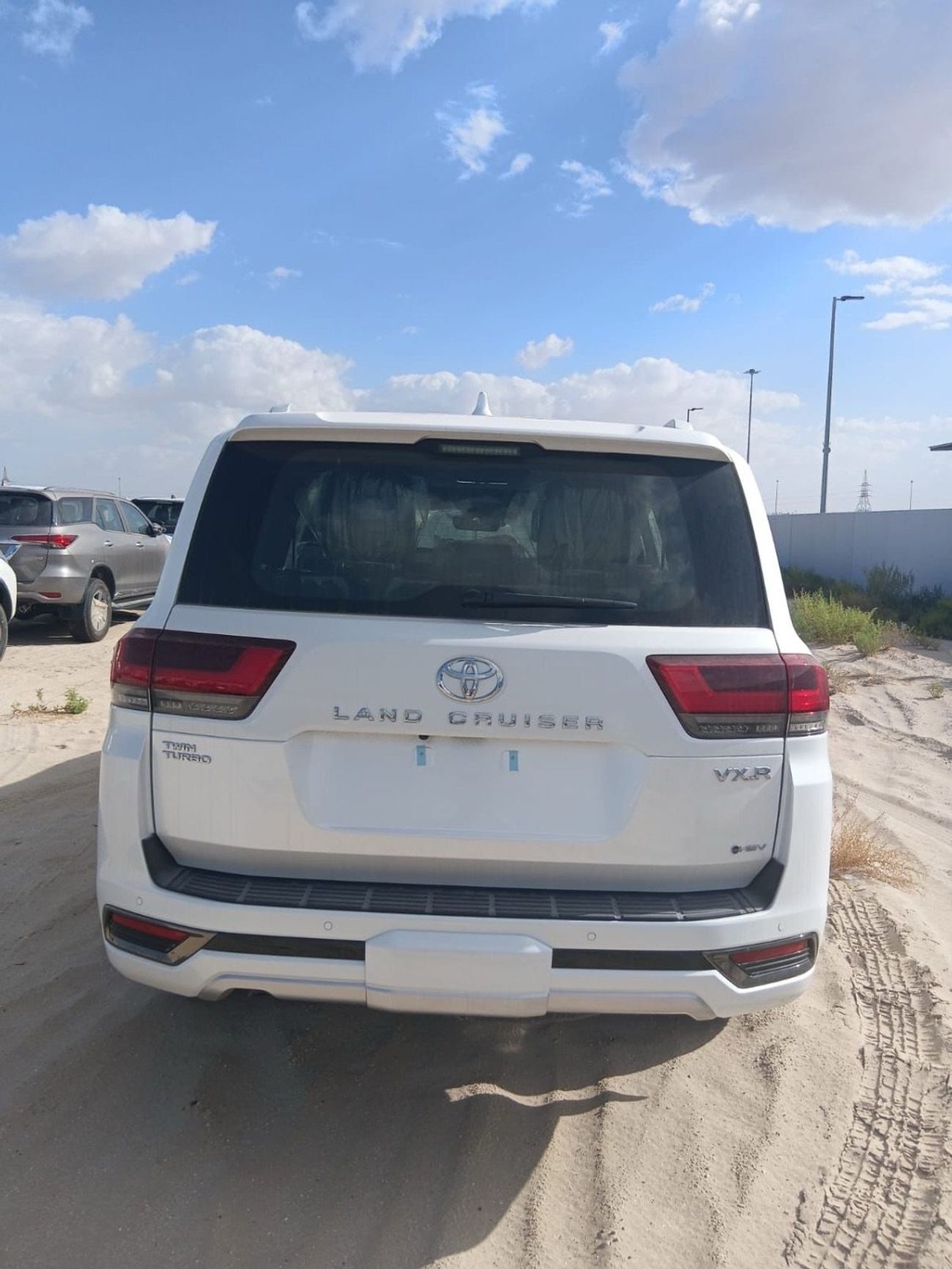 Toyota Land Cruiser 3.5T VXR Hybrid