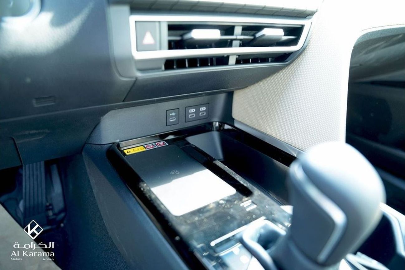 Toyota Camry Toyota Camry LE | 2.5L Hybrid | Panoramic Roof | Power Seat | Rear Camera