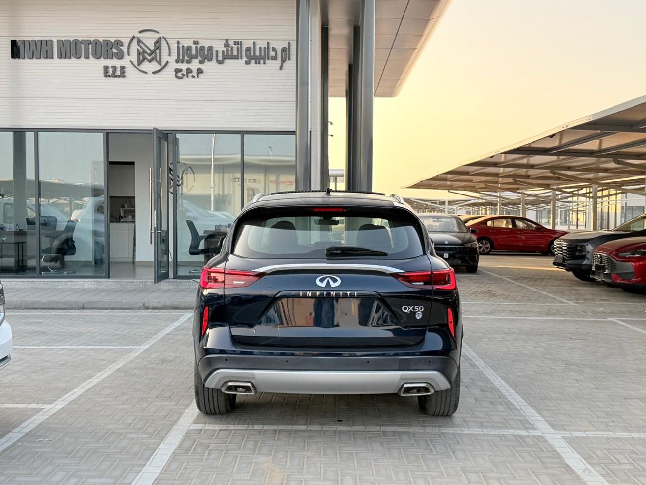 إنفينيتي QX50 Luxury 2.0L RWD
